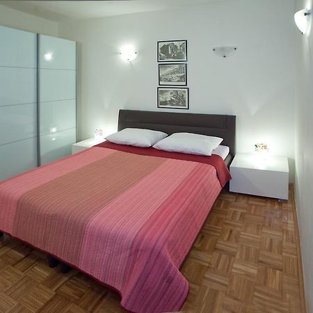 Ideal Location Split Apartments Quarto foto