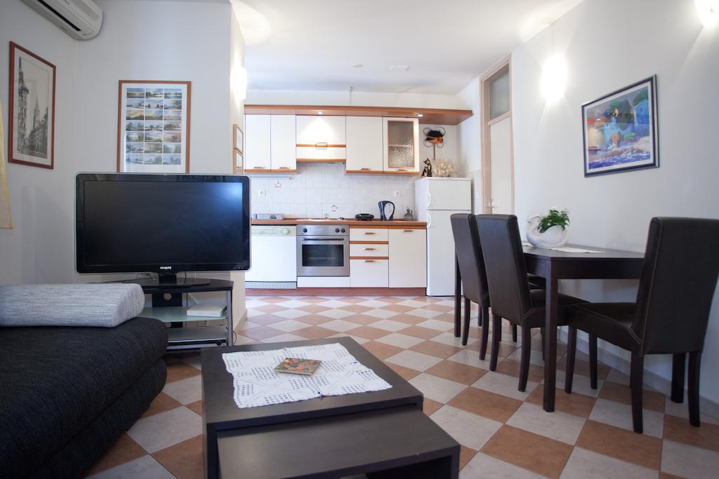 Ideal Location Split Apartments Quarto foto