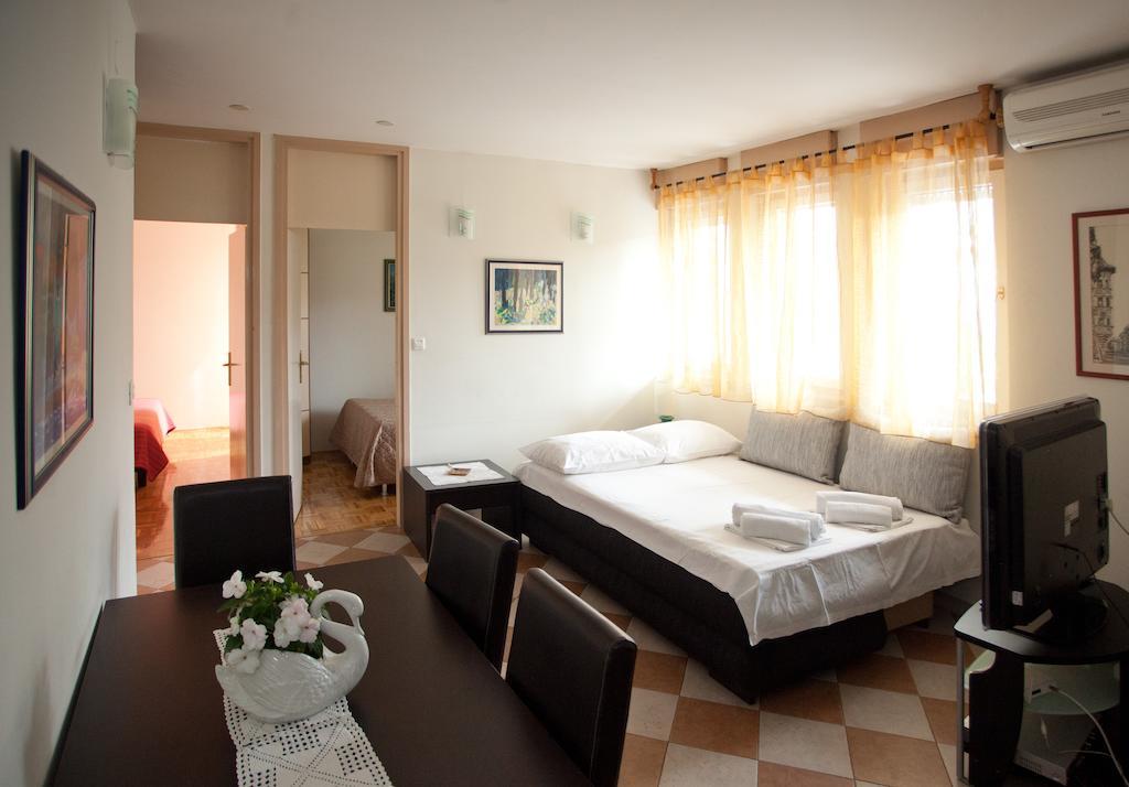 Ideal Location Split Apartments Quarto foto